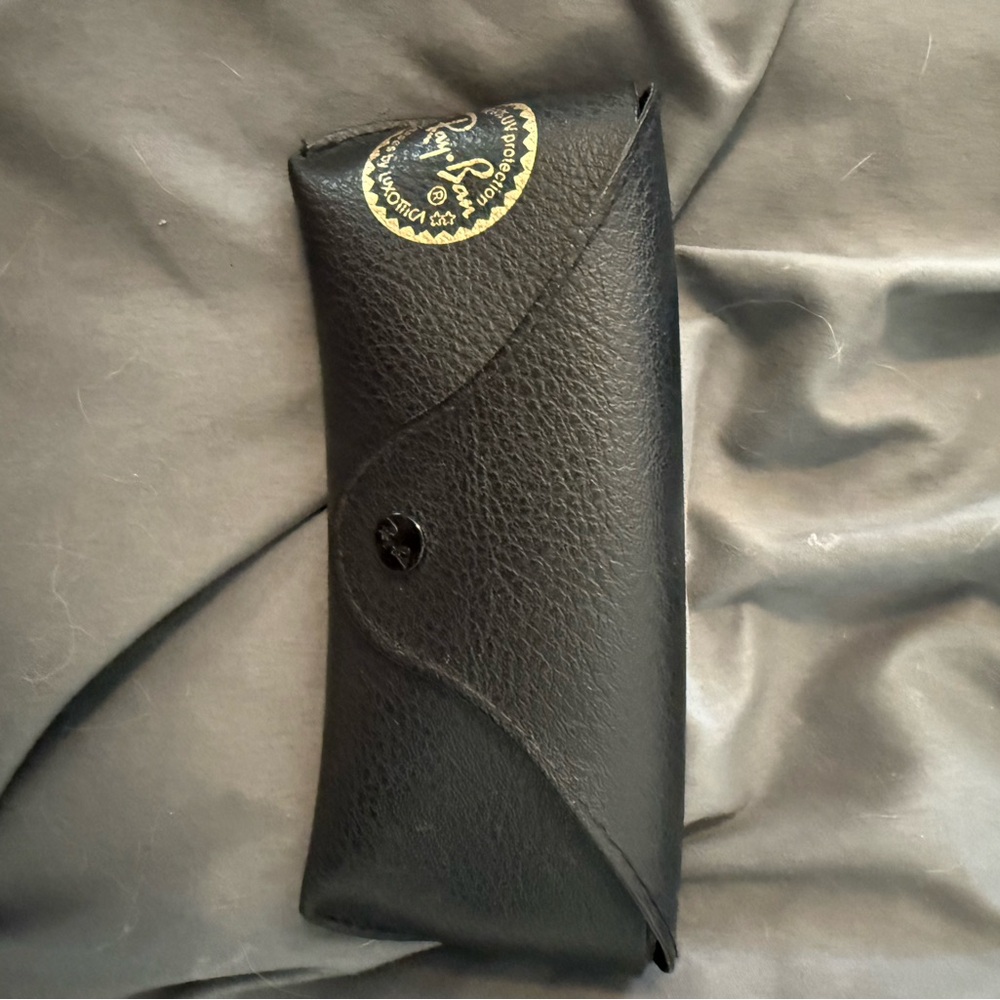 Ray bans sunglasses case